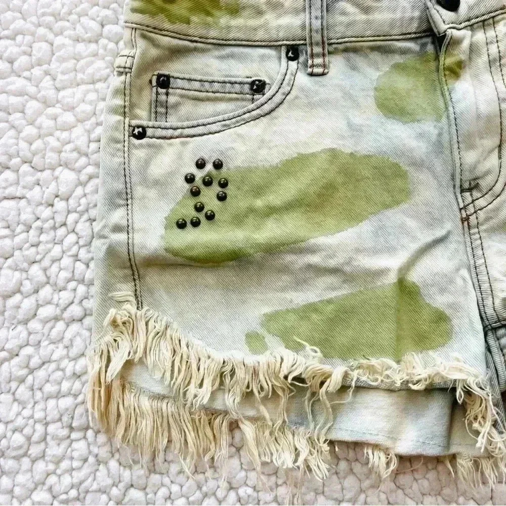 Free People Green Camouflage Embrllish Cheeky Distress Fray Jean‎ Shorts Size 25